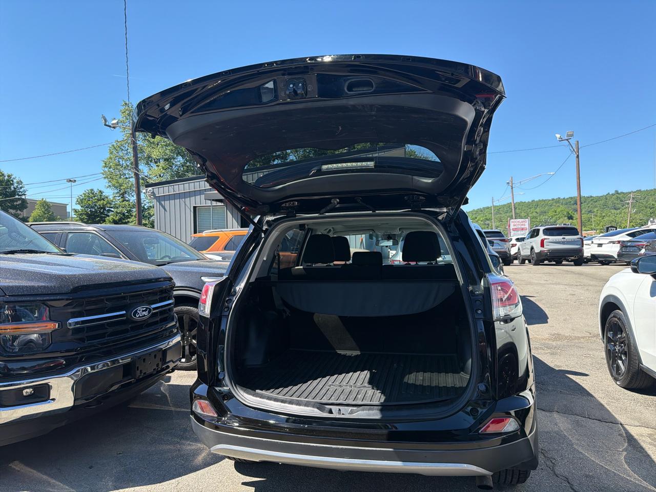 Toyota RAV4 Adventure AWD (Natl) 2018