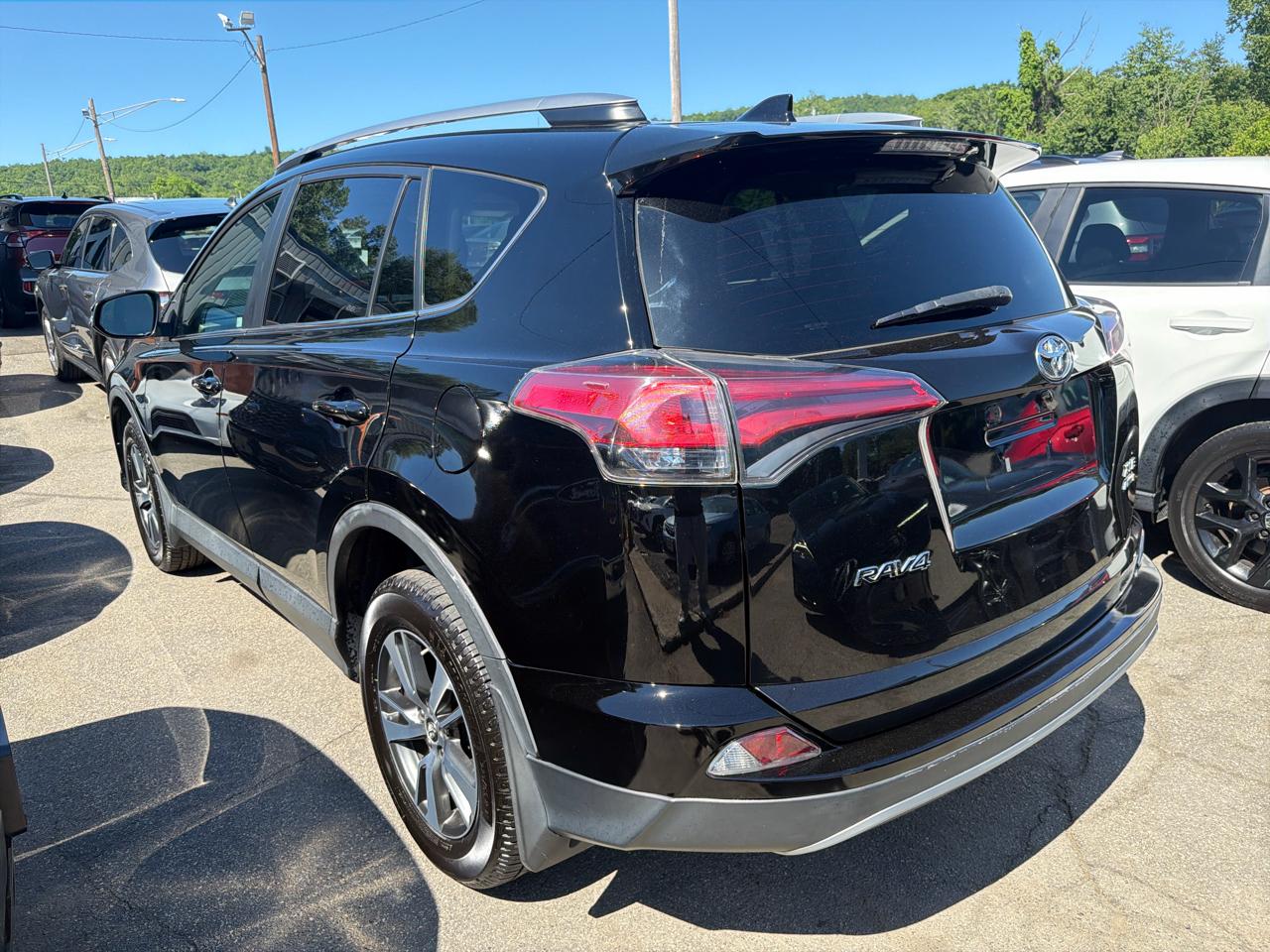 Toyota RAV4 Adventure AWD (Natl) 2018