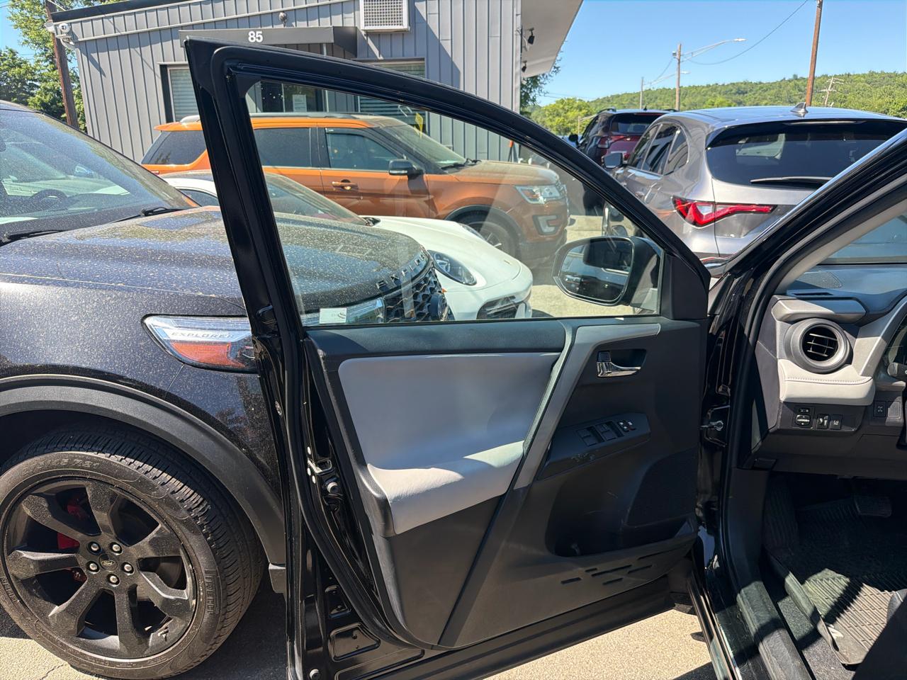 Toyota RAV4 Adventure AWD (Natl) 2018