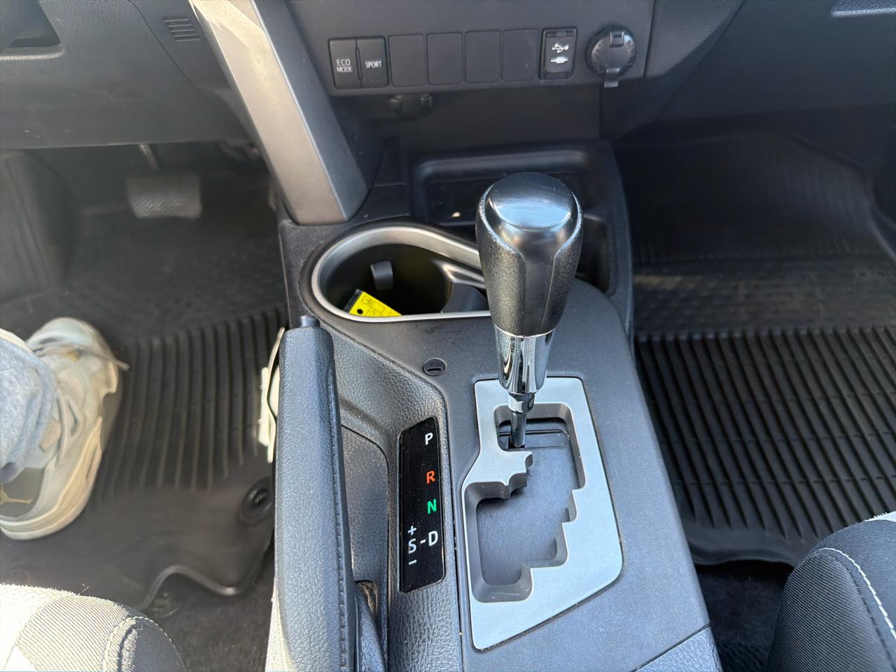 Toyota RAV4 Adventure AWD (Natl) 2018
