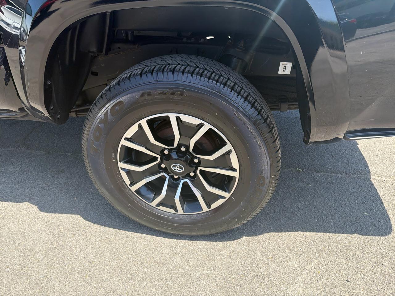 Toyota Tacoma 4WD TRD Off Road Double Cab 5' Bed V6 MT (Natl) 2023