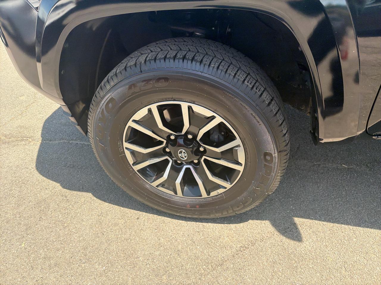 Toyota Tacoma 4WD TRD Off Road Double Cab 5' Bed V6 MT (Natl) 2023