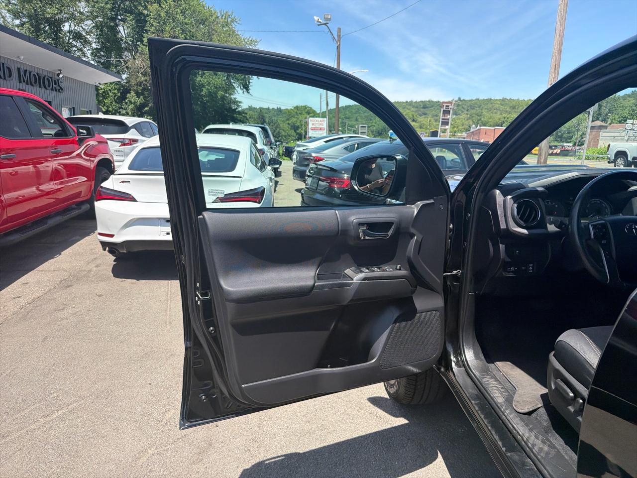 Toyota Tacoma 4WD TRD Off Road Double Cab 5' Bed V6 MT (Natl) 2023