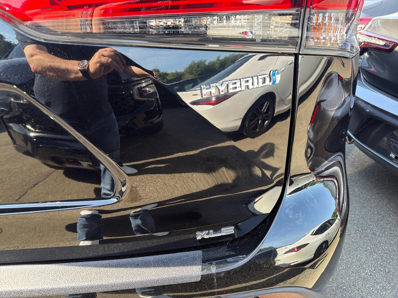 Toyota Highlander Hybrid XLE AWD (Natl) 2020