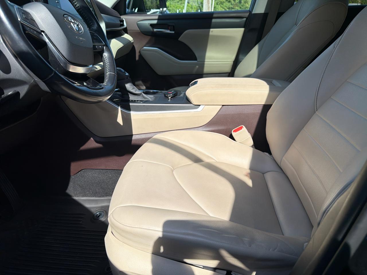Toyota Highlander Hybrid XLE AWD (Natl) 2020