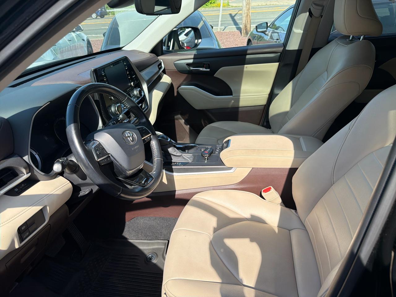 Toyota Highlander Hybrid XLE AWD (Natl) 2020