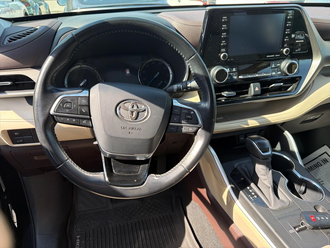 Toyota Highlander Hybrid XLE AWD (Natl) 2020