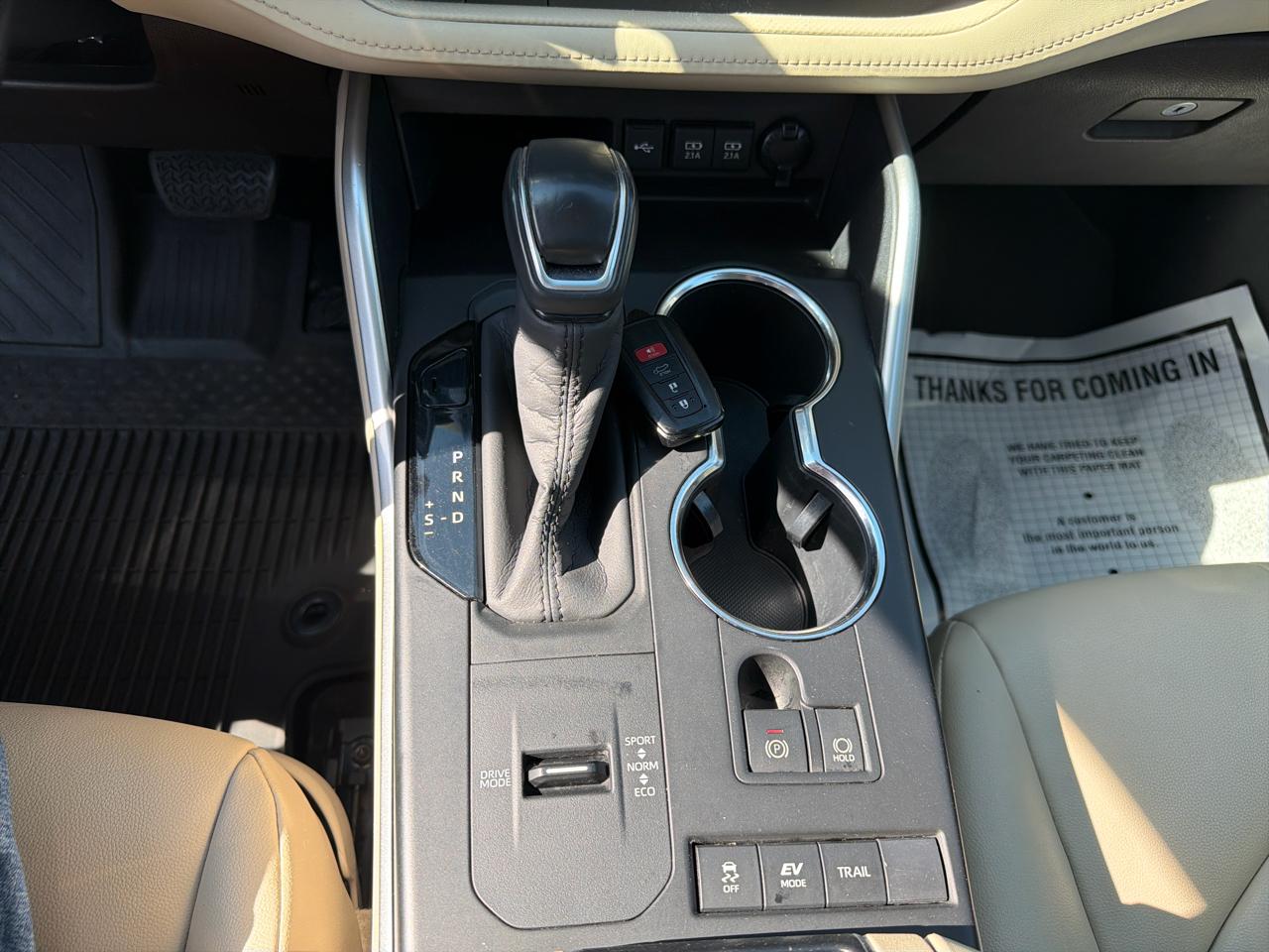 Toyota Highlander Hybrid XLE AWD (Natl) 2020
