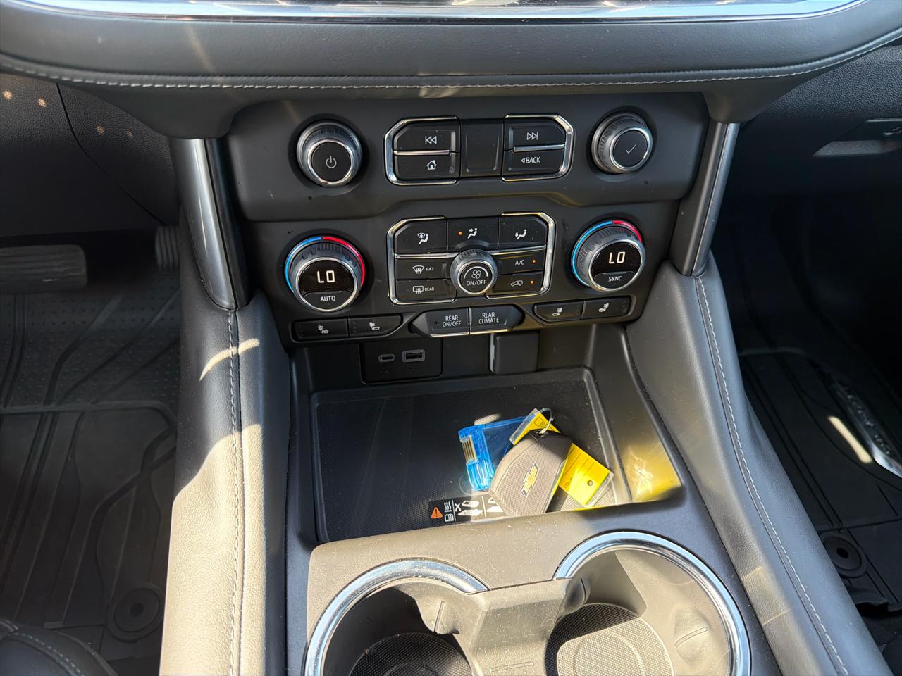 Chevrolet Suburban 4WD 4dr Z71 2024
