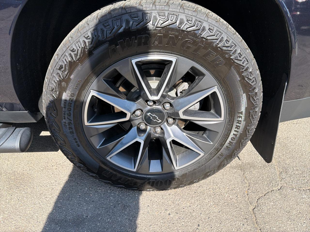 Chevrolet Suburban 4WD 4dr Z71 2024