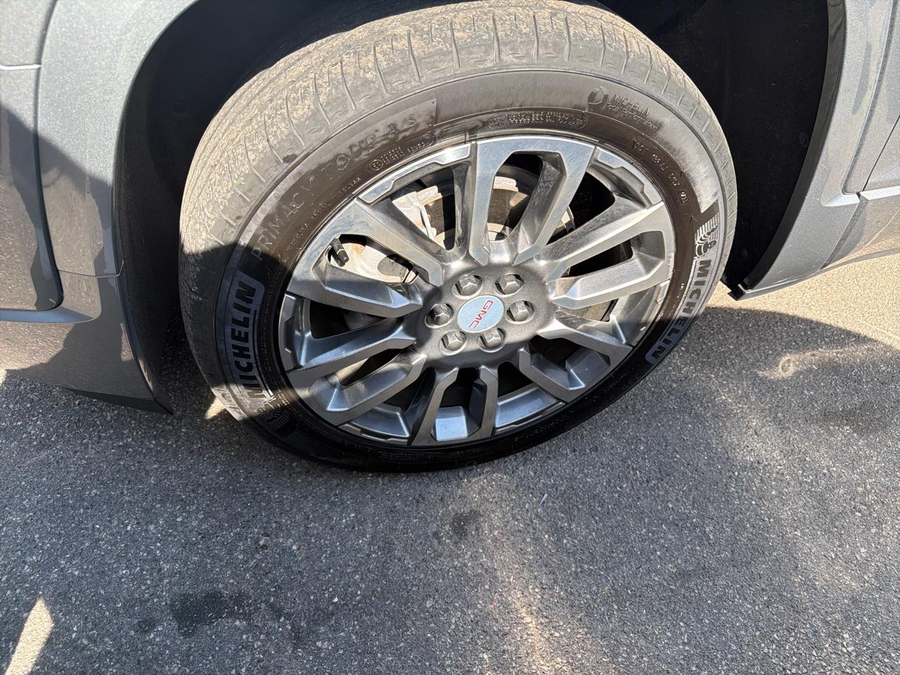 GMC Acadia AWD 4dr Denali 2023