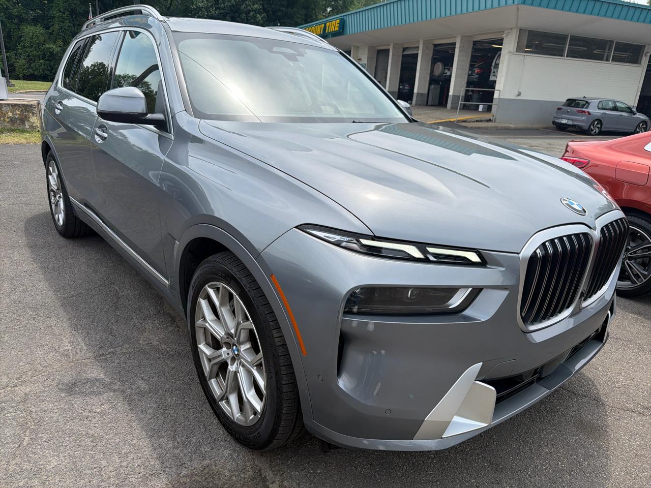 BMW X7 xDrive40i Sports Activity Vehicle 2024