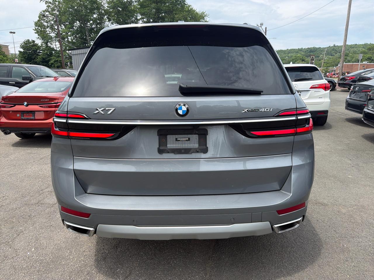 BMW X7 xDrive40i Sports Activity Vehicle 2024