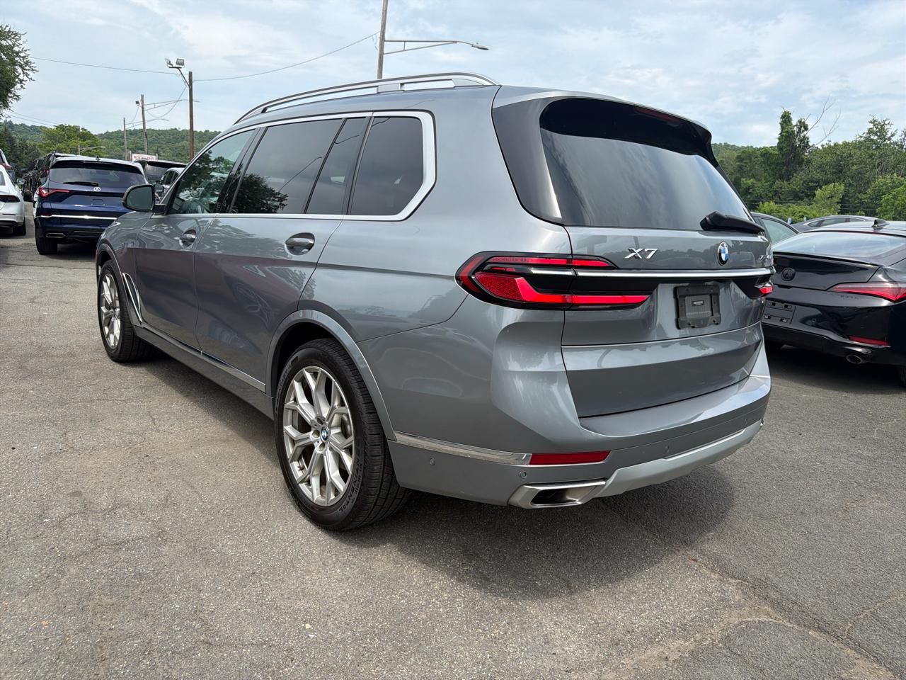 BMW X7 xDrive40i Sports Activity Vehicle 2024