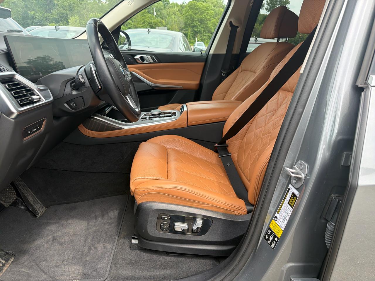 BMW X7 xDrive40i Sports Activity Vehicle 2024