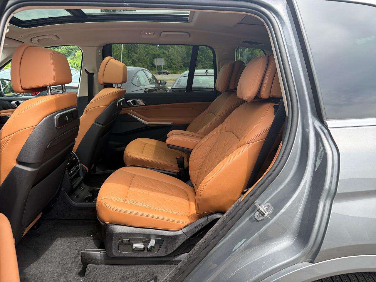 BMW X7 xDrive40i Sports Activity Vehicle 2024
