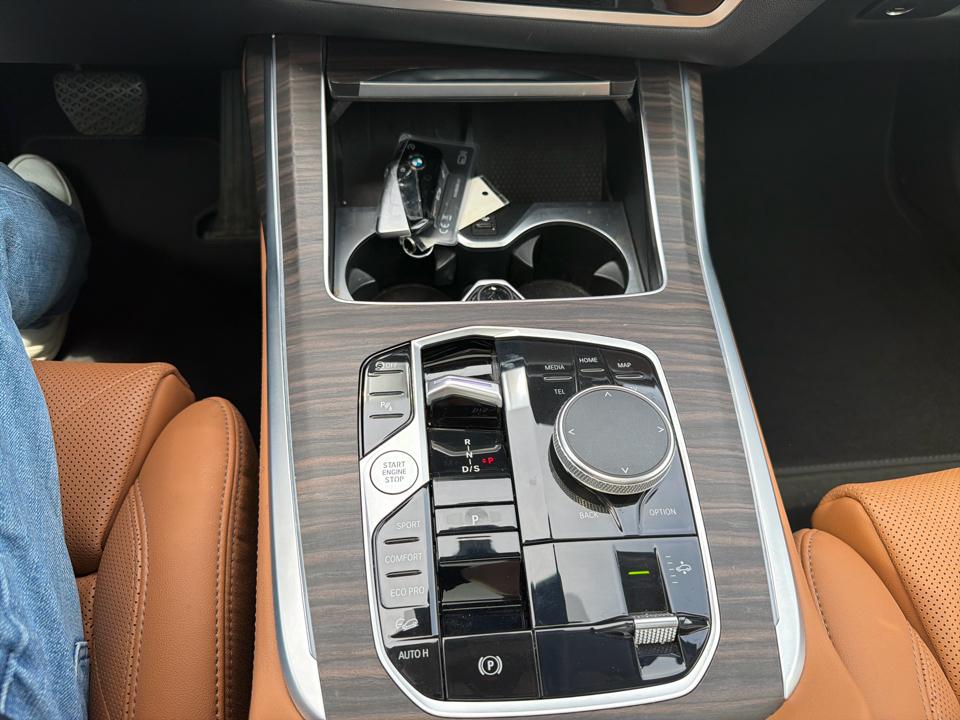 BMW X7 xDrive40i Sports Activity Vehicle 2024