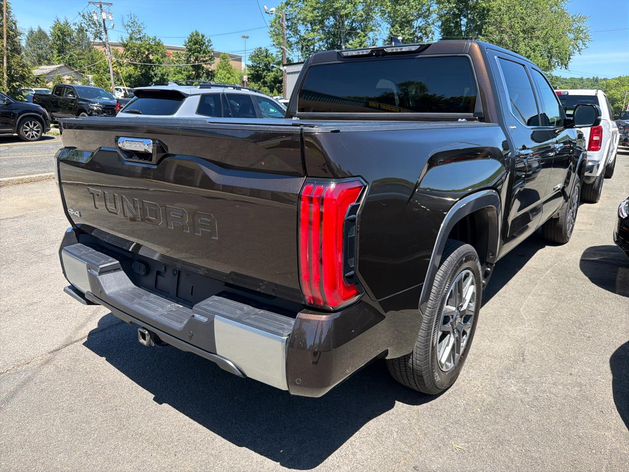 Toyota Tundra 4WD Limited CrewMax 5.5' Bed (Natl) 2023