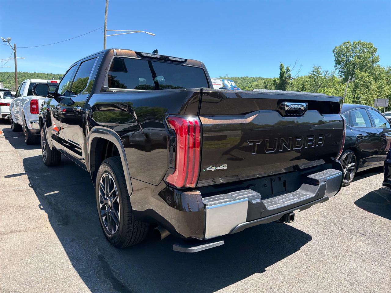 Toyota Tundra 4WD Limited CrewMax 5.5' Bed (Natl) 2023