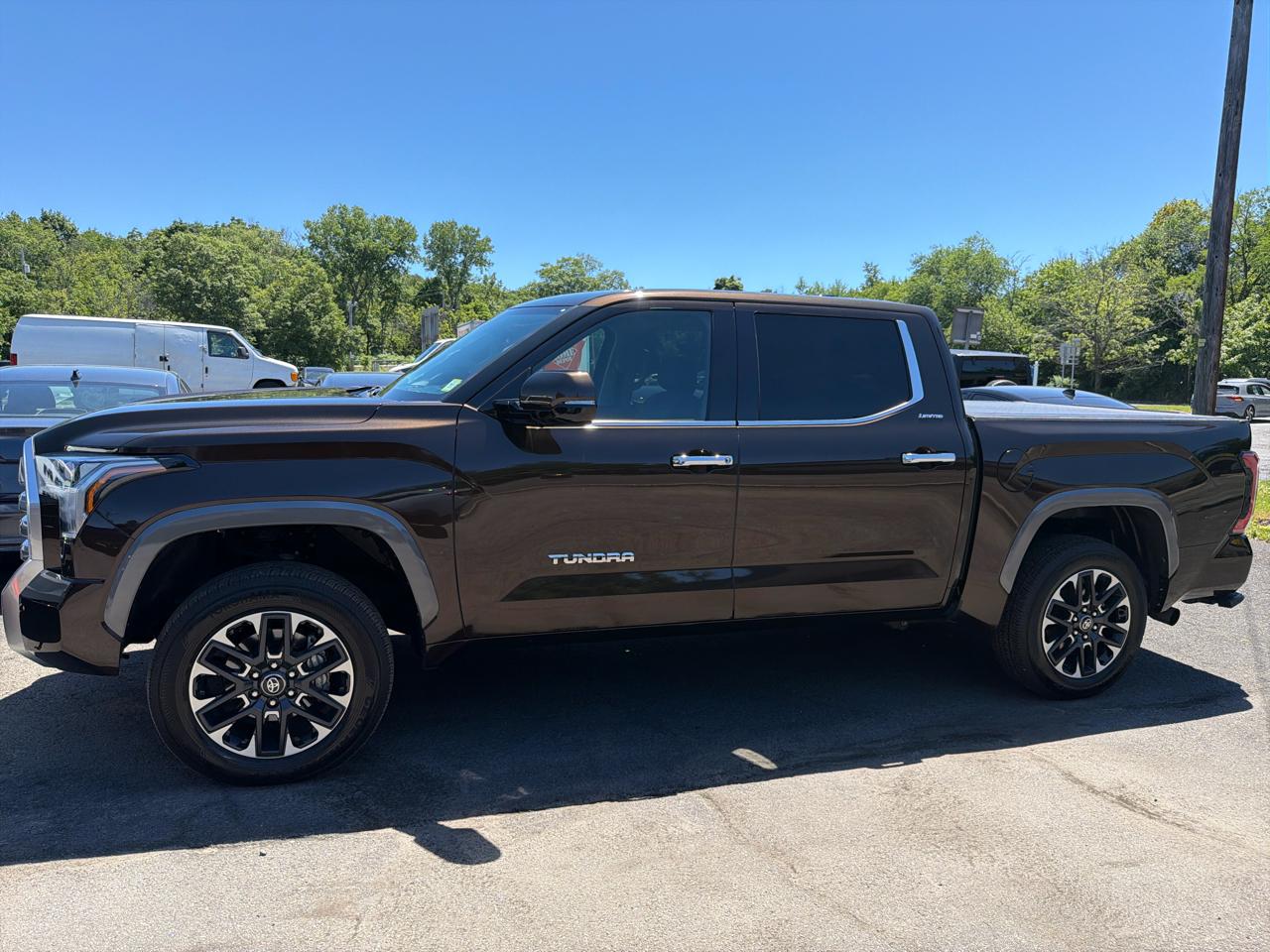 Toyota Tundra 4WD Limited CrewMax 5.5' Bed (Natl) 2023