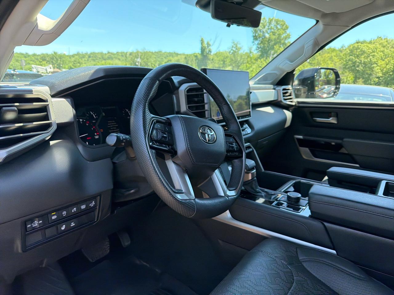 Toyota Tundra 4WD Limited CrewMax 5.5' Bed (Natl) 2023