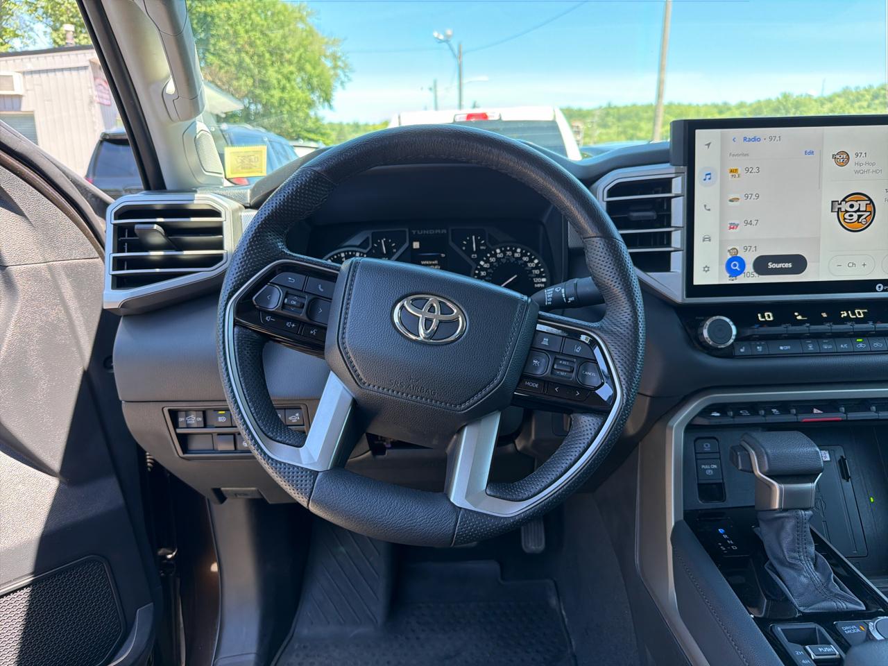 Toyota Tundra 4WD Limited CrewMax 5.5' Bed (Natl) 2023