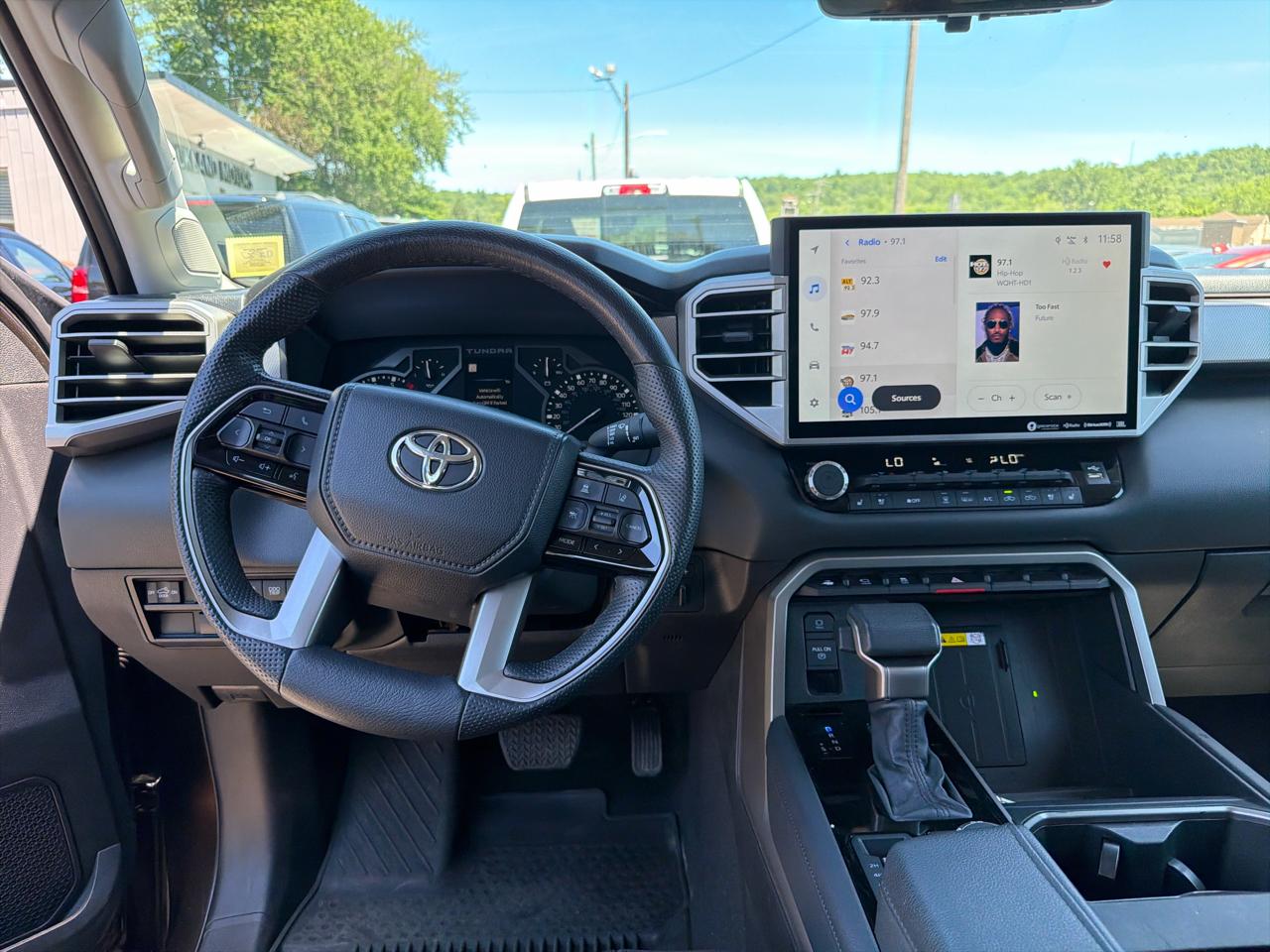 Toyota Tundra 4WD Limited CrewMax 5.5' Bed (Natl) 2023