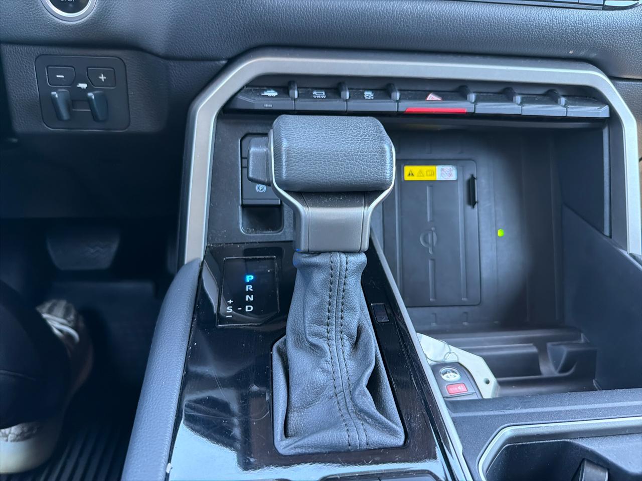 Toyota Tundra 4WD Limited CrewMax 5.5' Bed (Natl) 2023