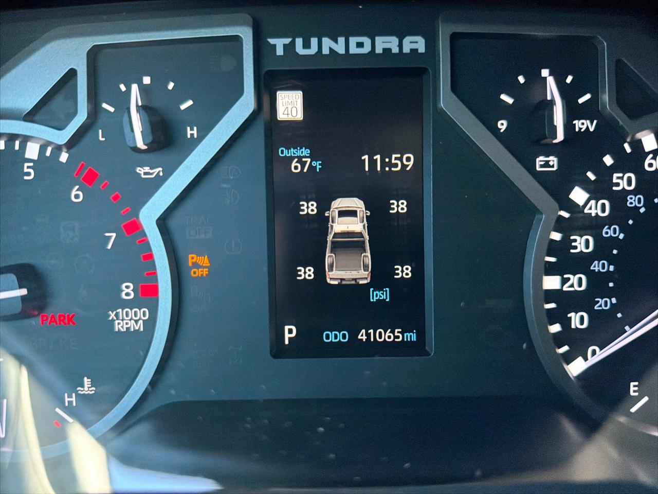 Toyota Tundra 4WD Limited CrewMax 5.5' Bed (Natl) 2023