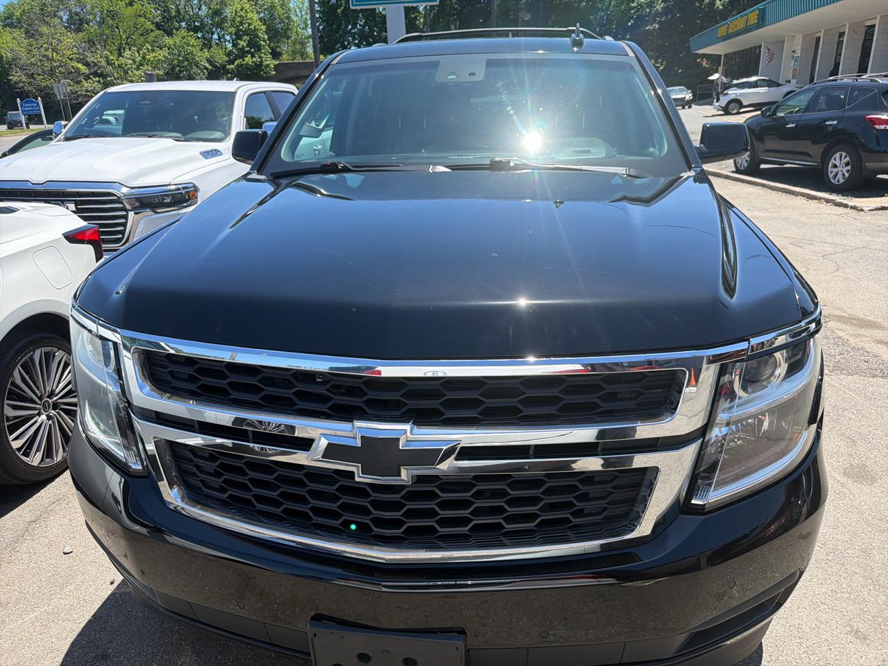 Chevrolet Suburban 4WD 4dr 1500 LT 2018