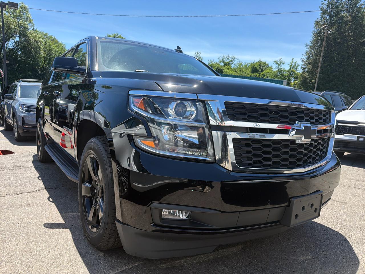 Chevrolet Suburban 4WD 4dr 1500 LT 2018