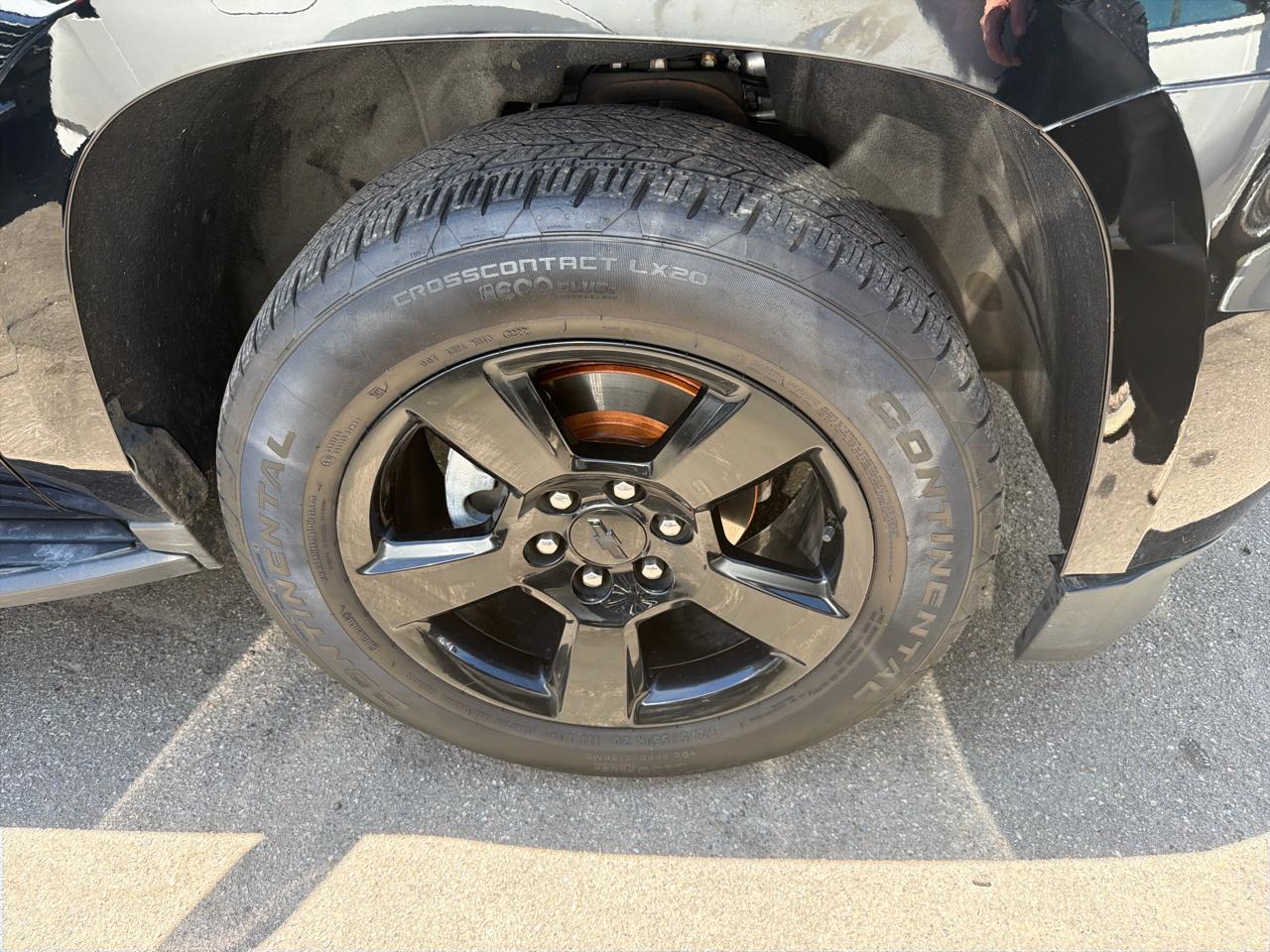 Chevrolet Suburban 4WD 4dr 1500 LT 2018