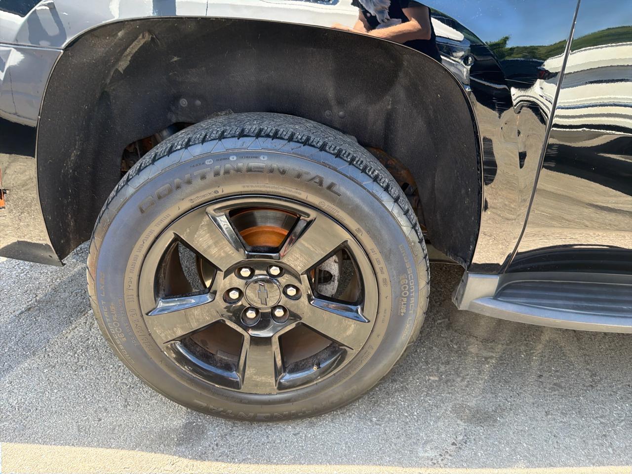 Chevrolet Suburban 4WD 4dr 1500 LT 2018