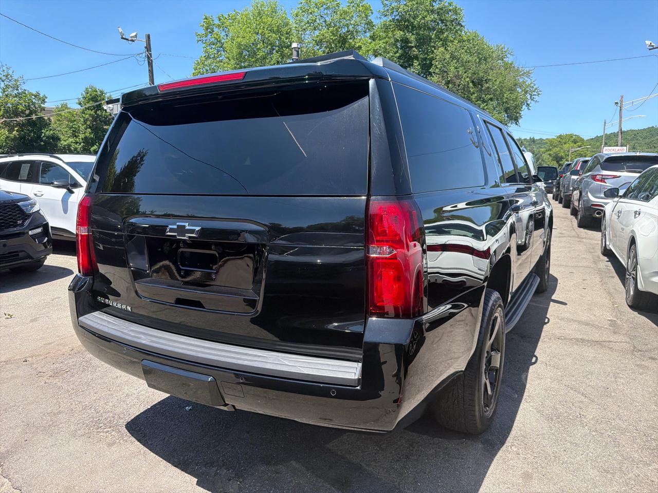 Chevrolet Suburban 4WD 4dr 1500 LT 2018