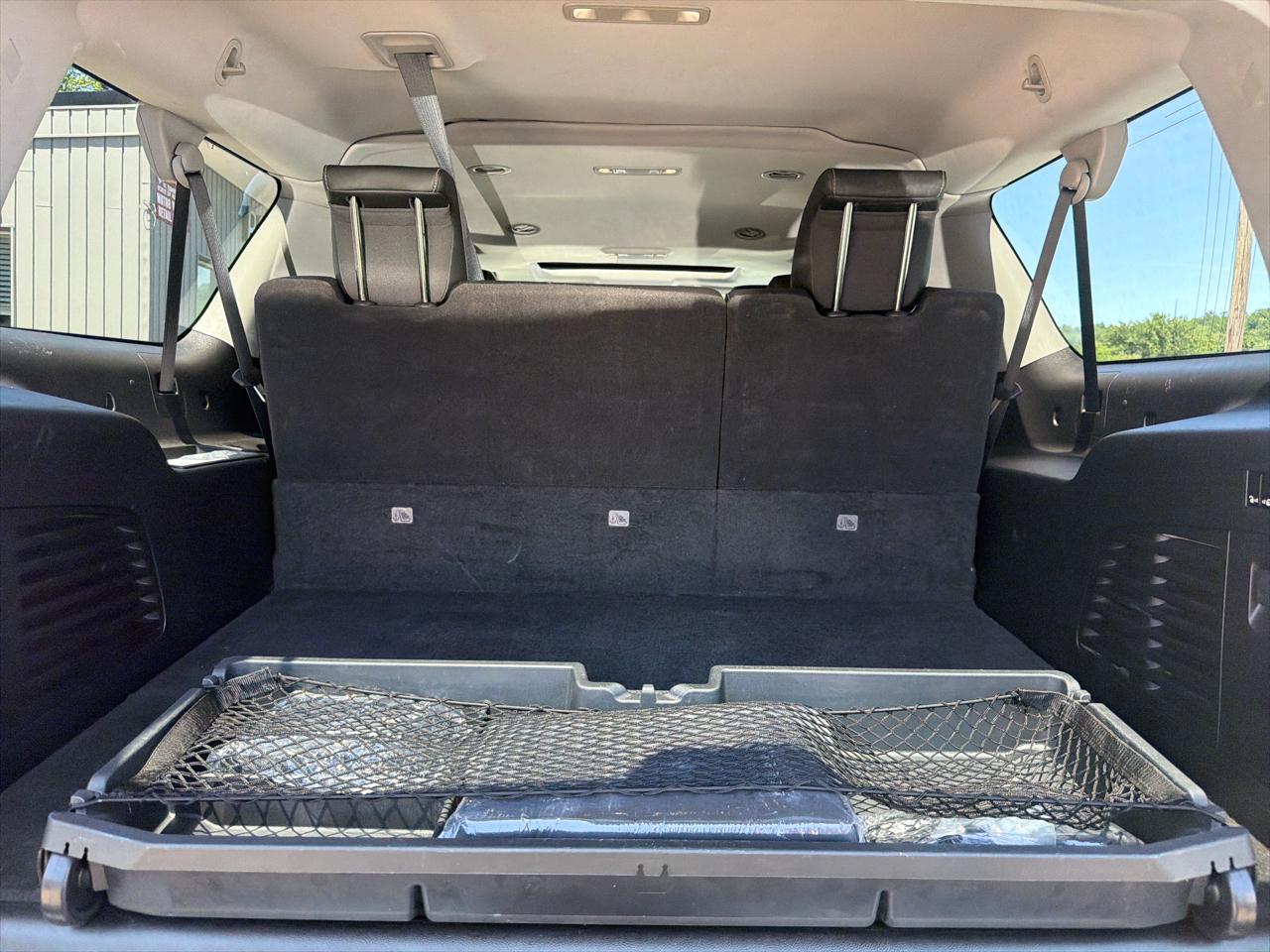 Chevrolet Suburban 4WD 4dr 1500 LT 2018