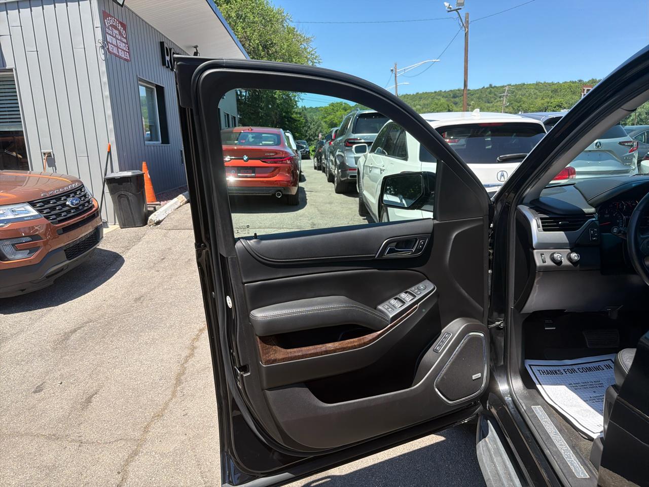 Chevrolet Suburban 4WD 4dr 1500 LT 2018