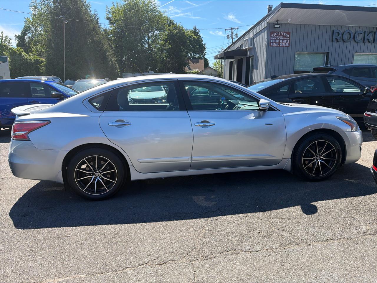 Nissan Altima 4dr Sdn I4 2.5 SL 2013