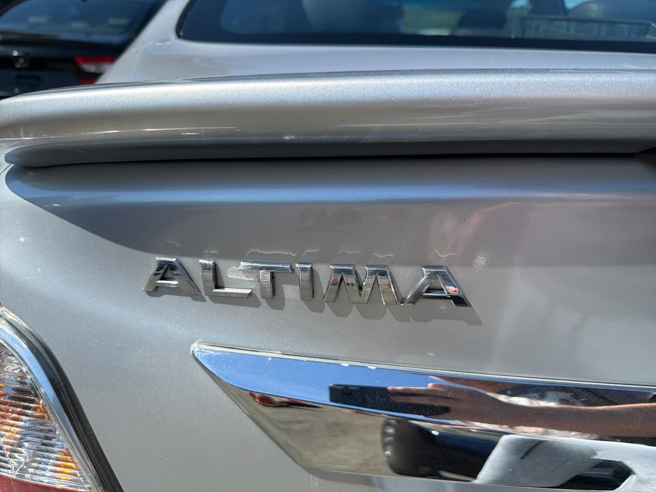 Nissan Altima 4dr Sdn I4 2.5 SL 2013