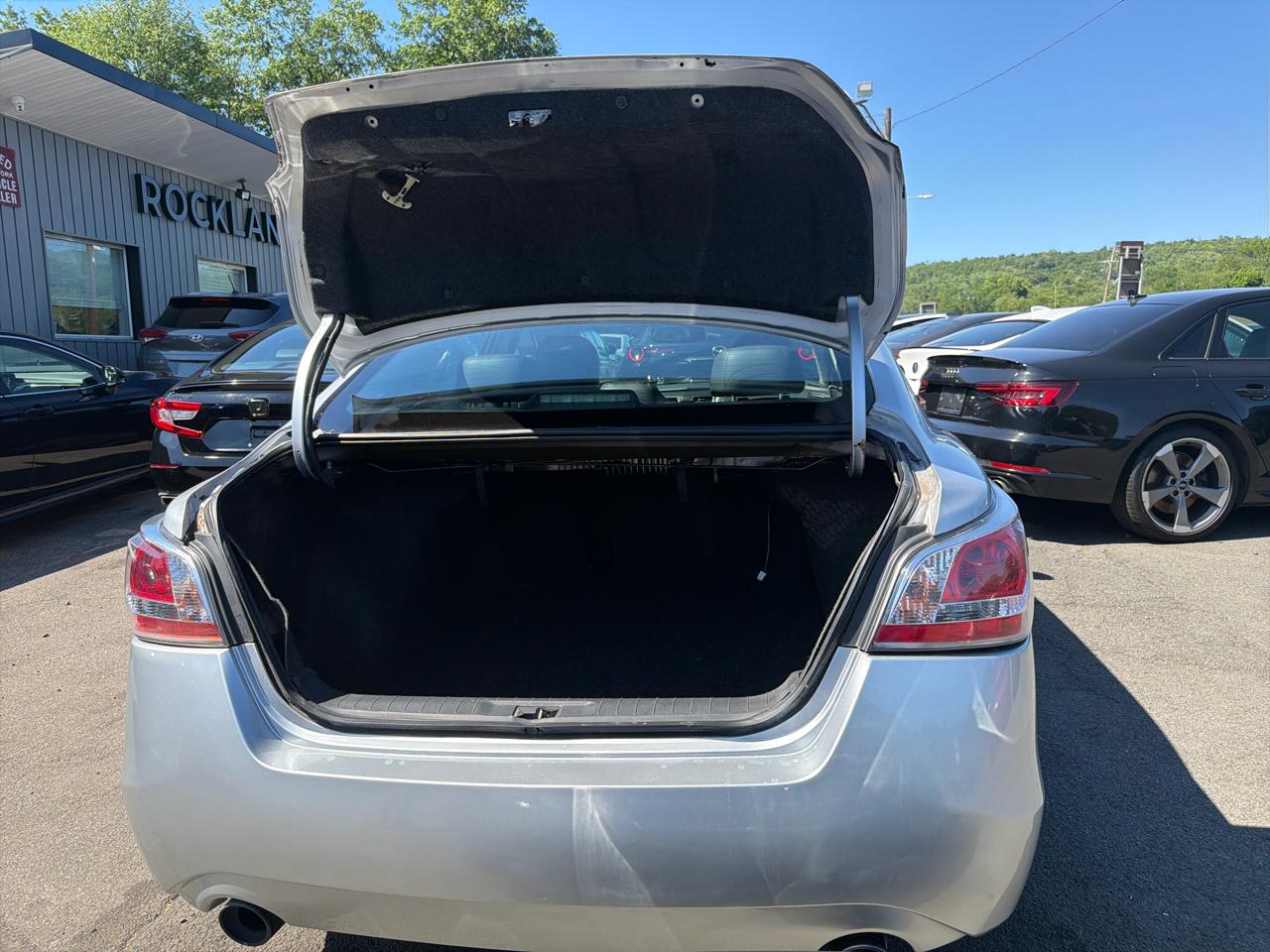Nissan Altima 4dr Sdn I4 2.5 SL 2013
