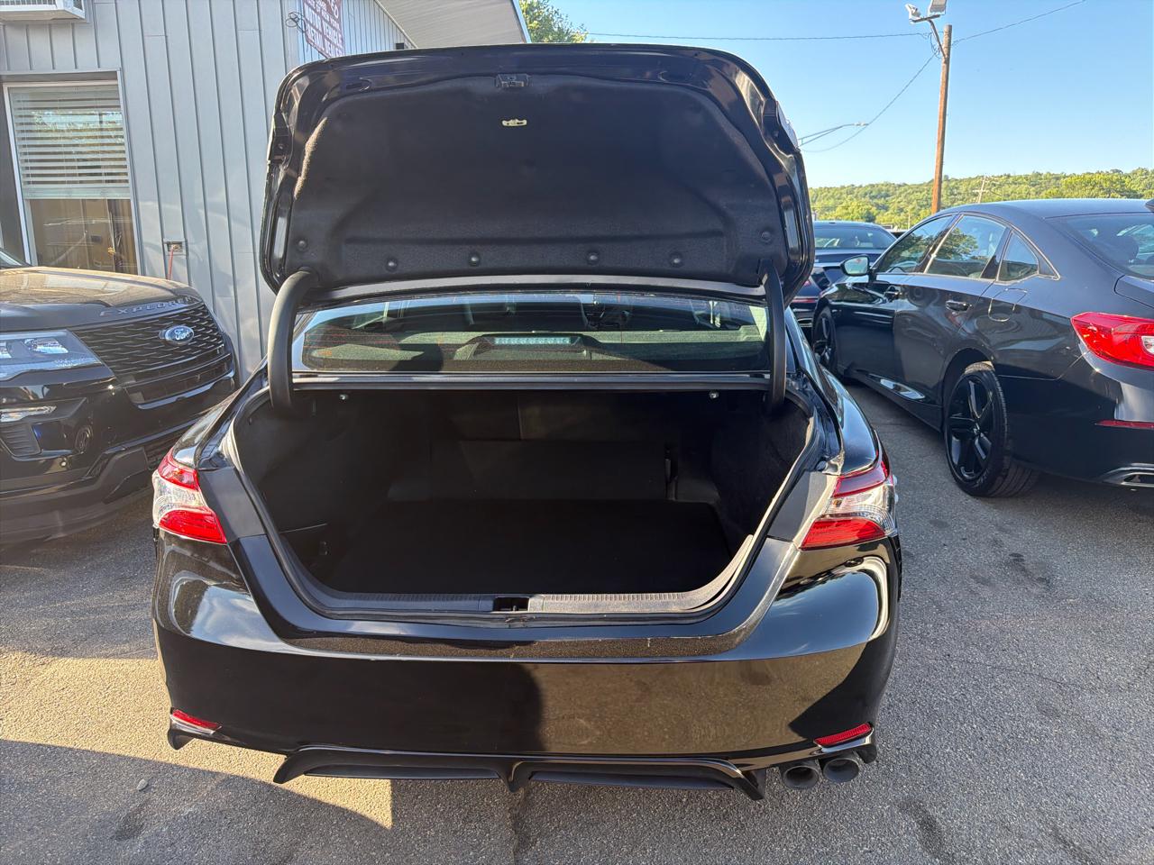 Toyota Camry SE Auto (Natl) 2024