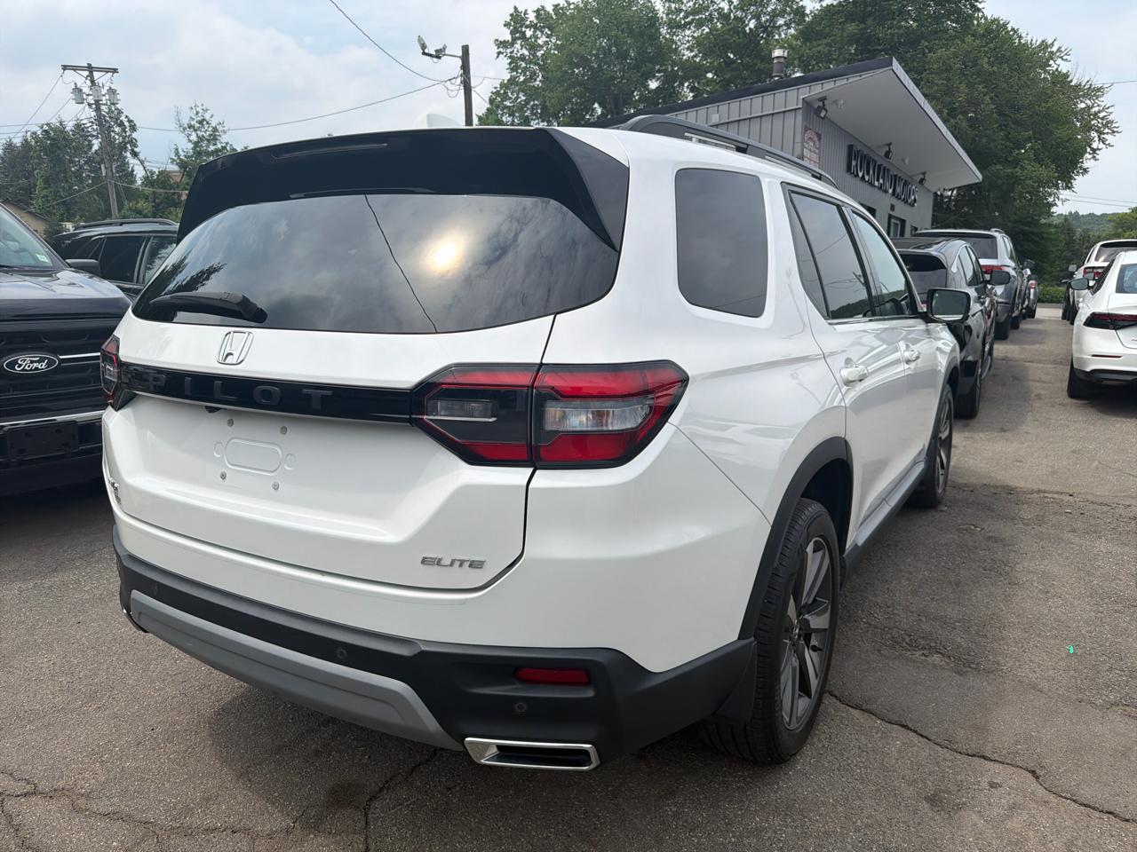 Honda Pilot Elite AWD 2023