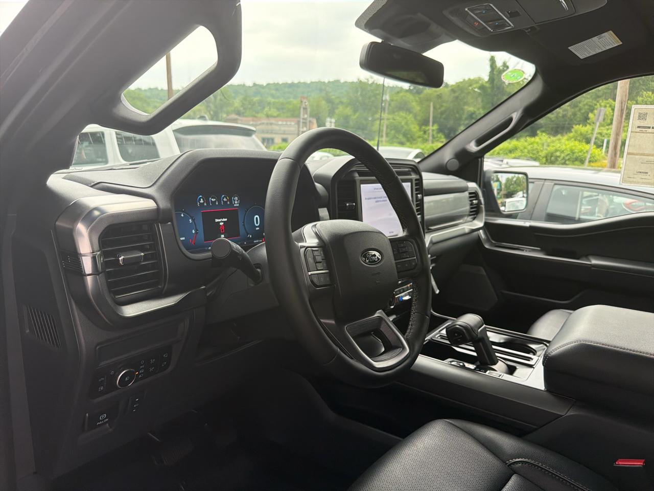 Ford F-150 Lariat SuperCrew 4WD 2025