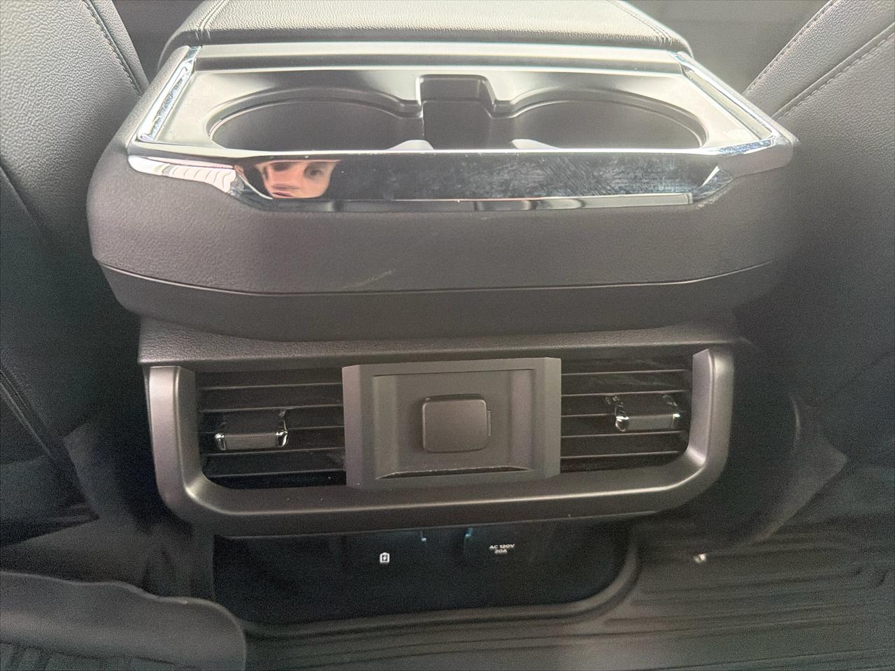 Ford F-150 Lariat SuperCrew 4WD 2025