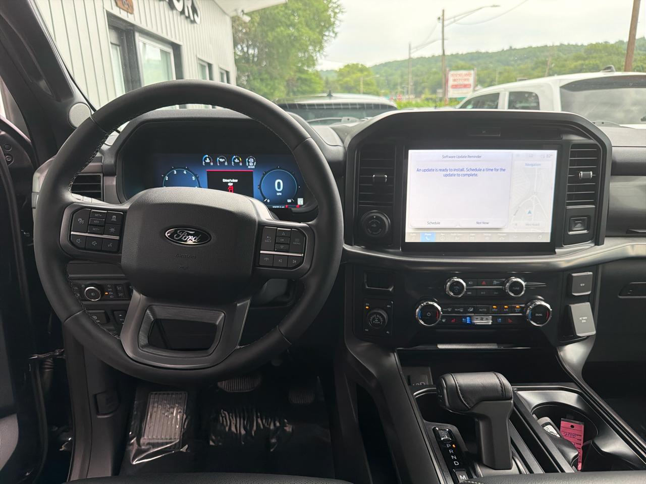 Ford F-150 Lariat SuperCrew 4WD 2025