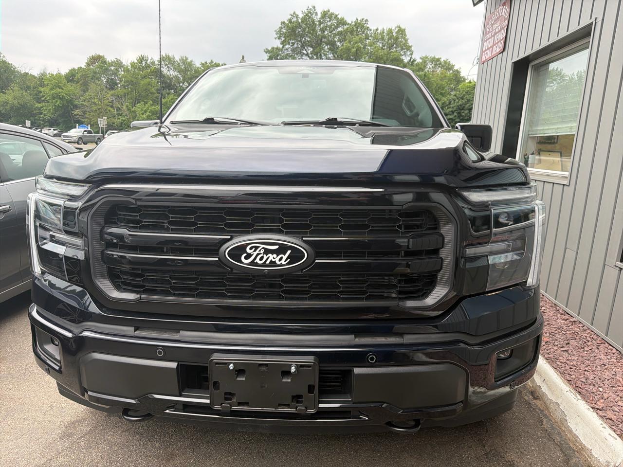 Ford F-150 Lariat SuperCrew 4WD 2025