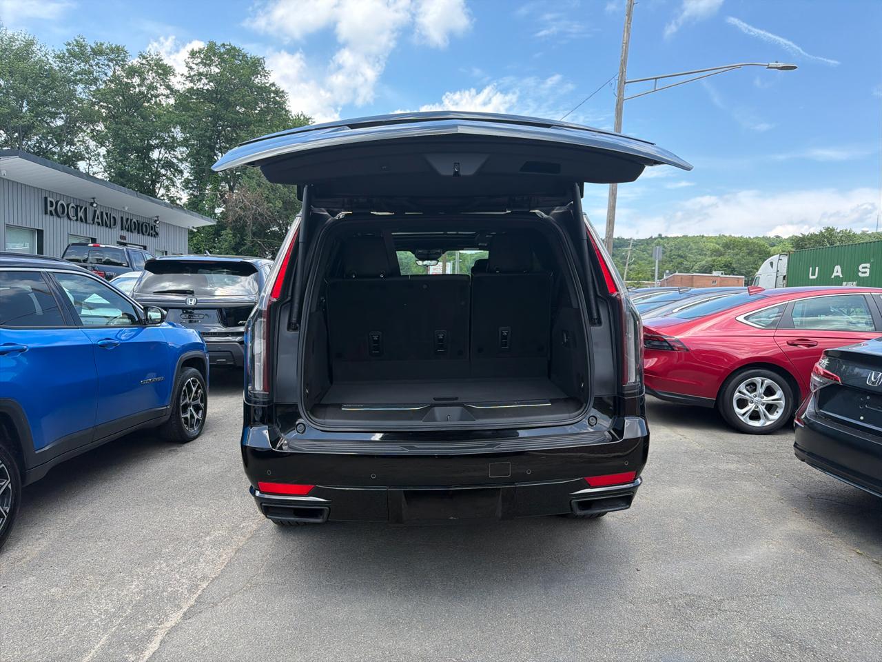 Cadillac Escalade 4WD 4dr Sport Platinum 2024
