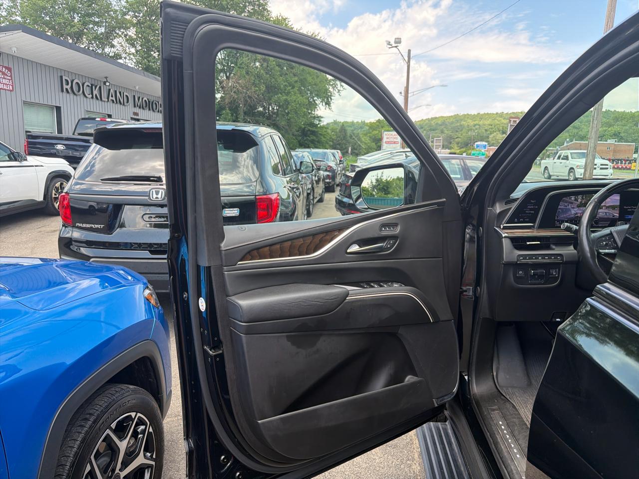 Cadillac Escalade 4WD 4dr Sport Platinum 2024