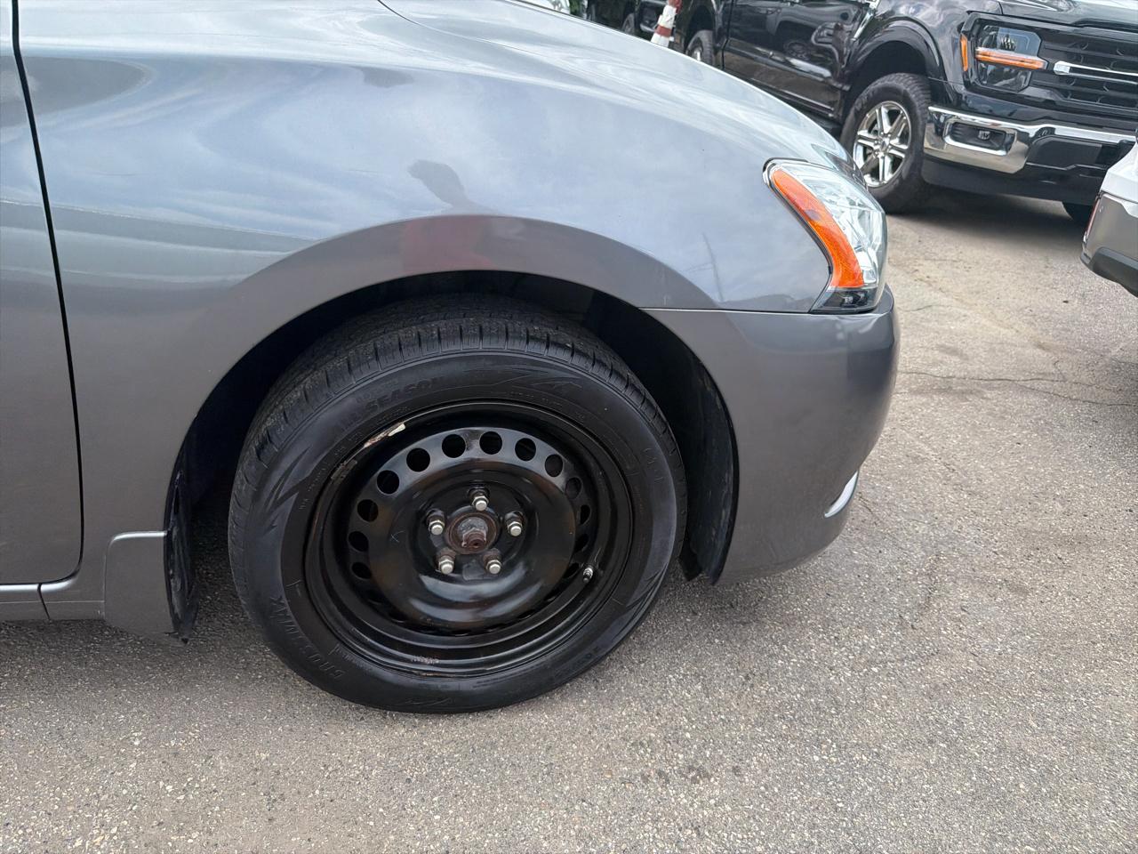 Nissan Sentra 4dr Sdn I4 CVT SV 2015