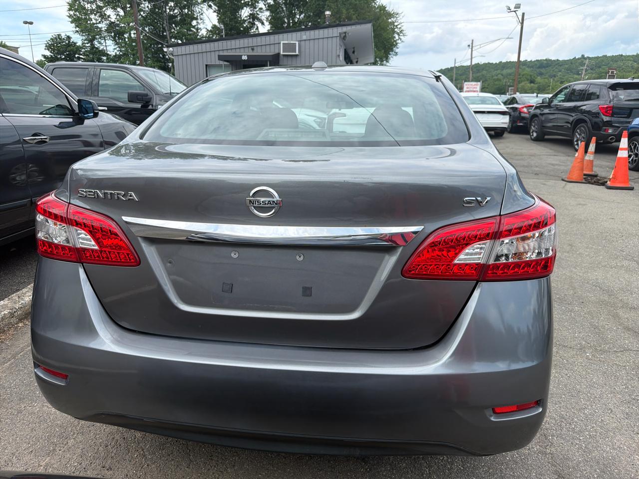 Nissan Sentra 4dr Sdn I4 CVT SV 2015
