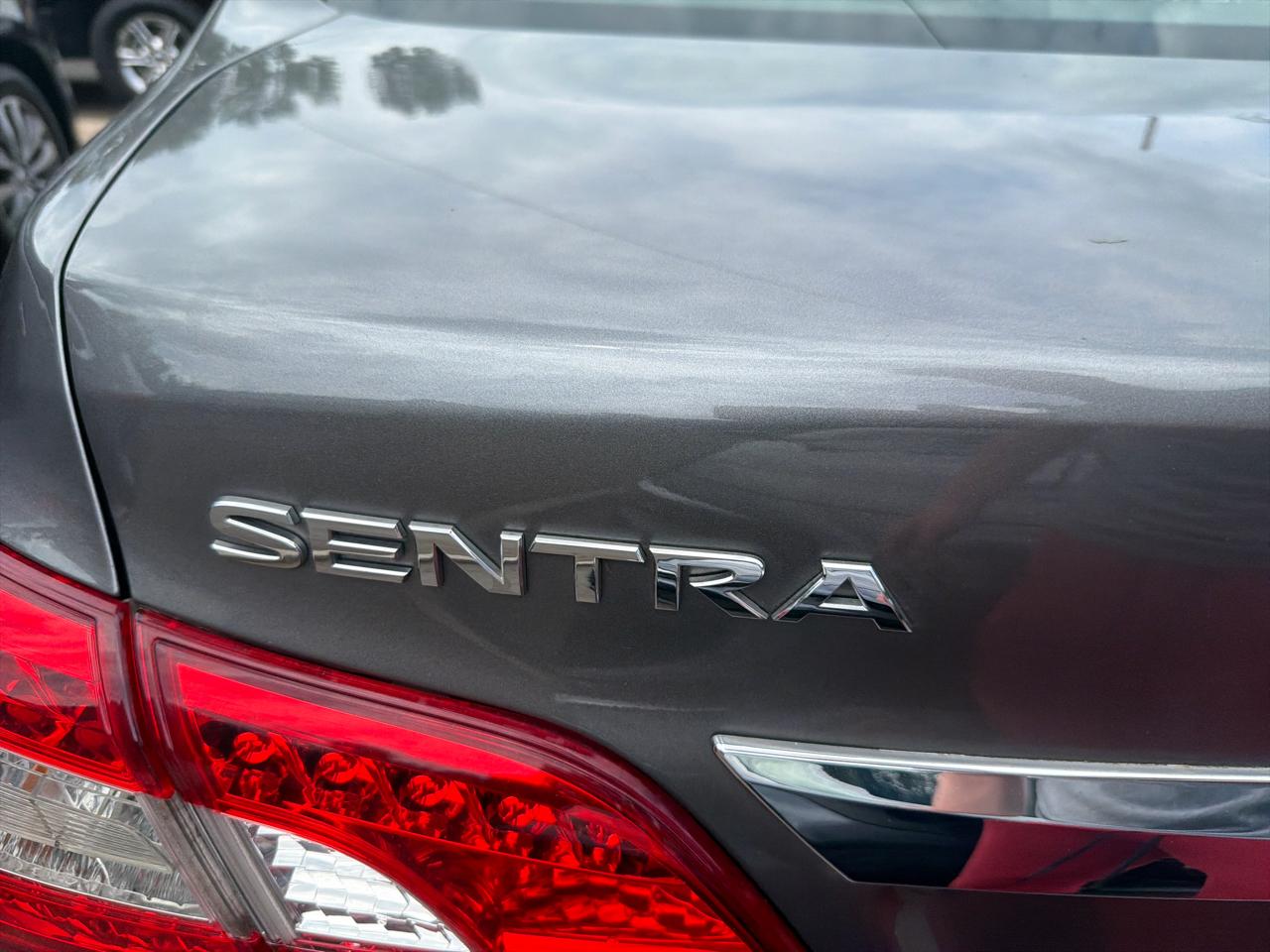 Nissan Sentra 4dr Sdn I4 CVT SV 2015